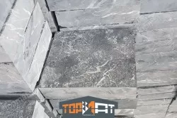 Đá xanh đen khò mặt 30x30x3 cm