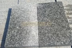 Đá granite đen da trăn khò lửa 30x60x2cm