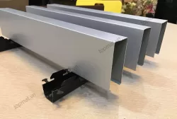 Trần nhôm Basi U38x100 Shaped, khe hở 80mm