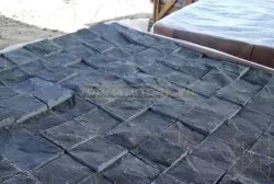 Đá cubic bazan đen cắt 4 cạnh 10x10x5 cm