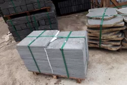 Đá bazan xám khò 15x15x2cm