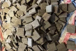 Đá cubic bazan xám khò mặt 10x10x2cm