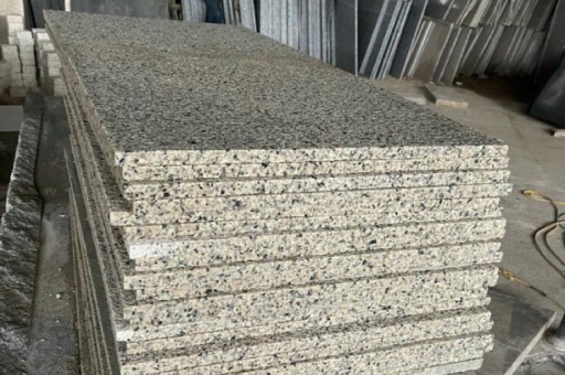 Đá granite băm mặt có giá bao nhiêu tiền một mét vuông? 
