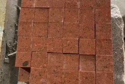 Đá cubic granite đỏ cắt cạnh 10x10x5cm
