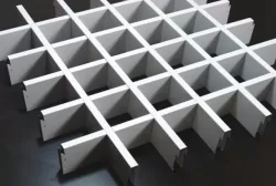 Trần nhôm Basi cell (caro) 50x50x50x15mm copy