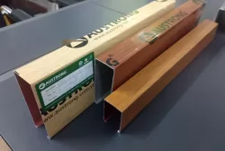 Trần nhôm giả gỗ Austrong U50-Shaped-50 màu vân gỗ