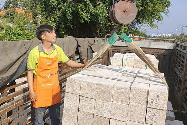 Topmat giao đá bó vỉa granite