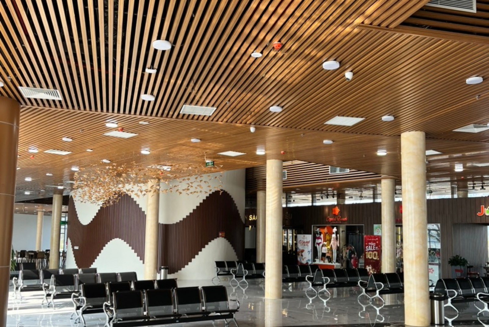 Trần nhôm U sang trọng 