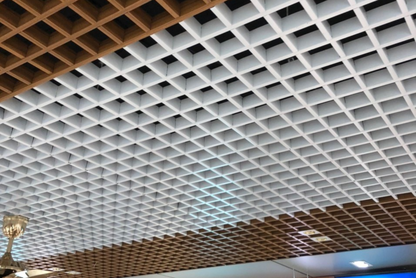 Các Loại Trần nhôm caro kết hợp 3 màu sắc phổ biến