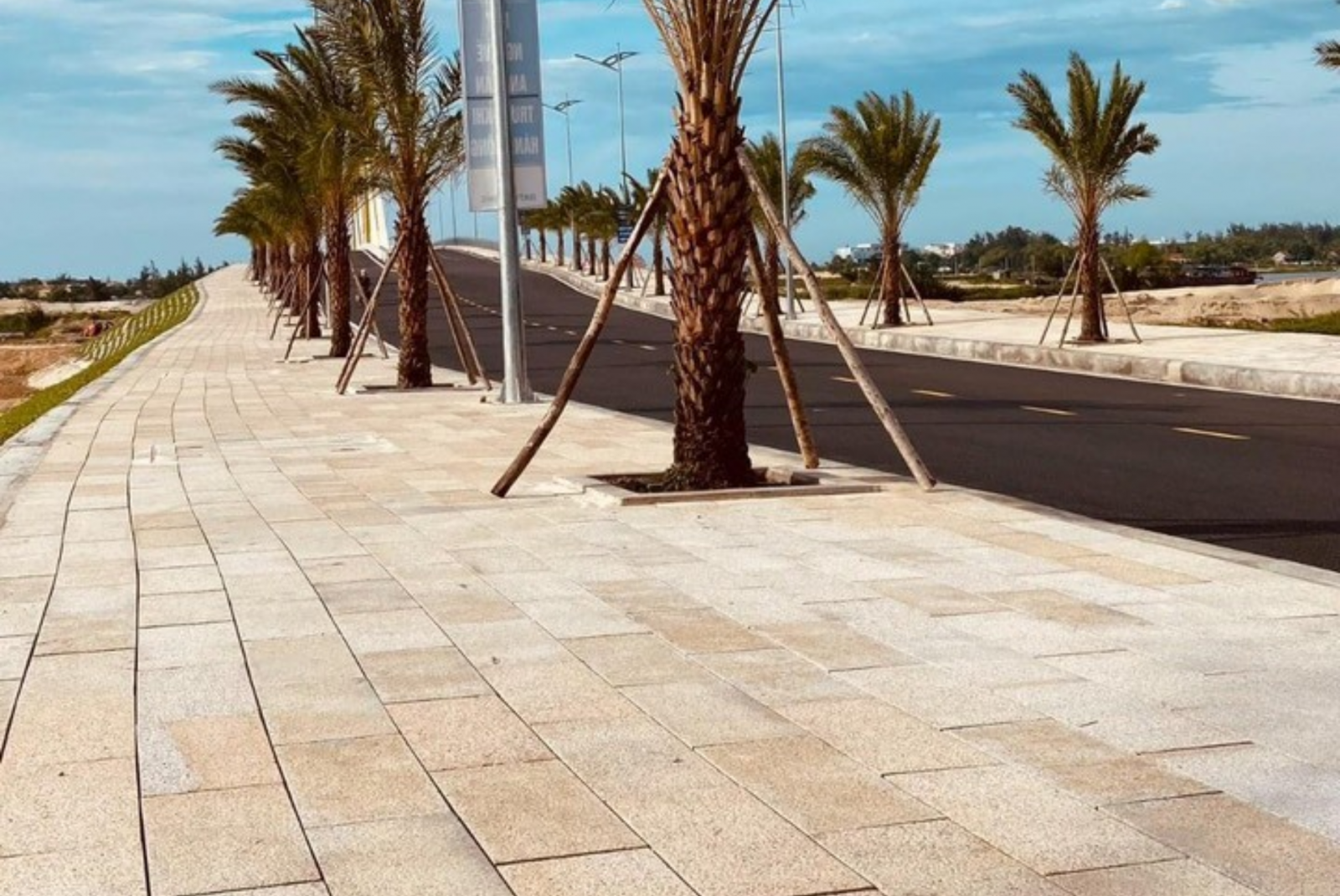 Đá granite mặt băm lát vỉa hè